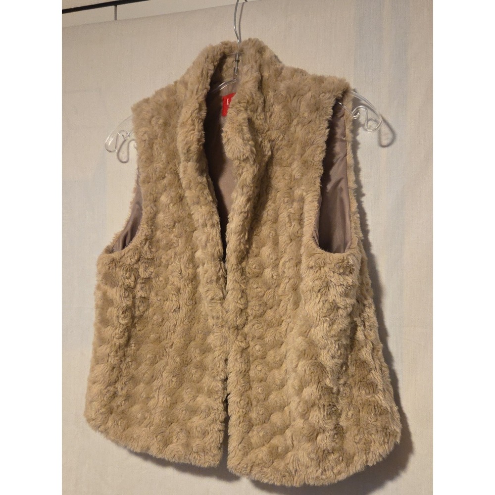 ELLE - Women's Beige Swirl Faux Fur Vest Size Medium Stunning